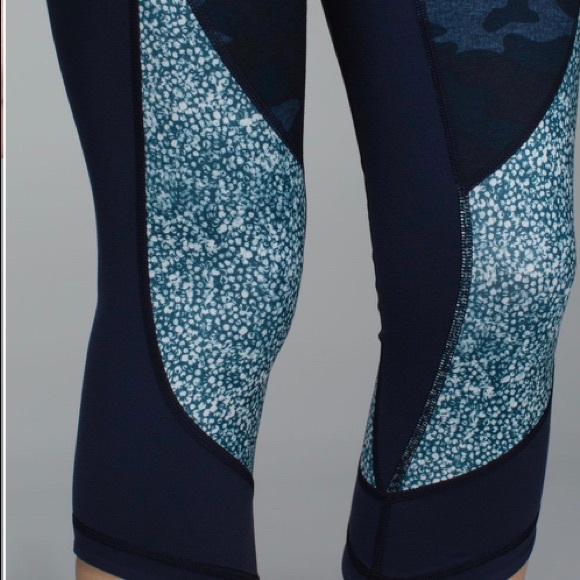 Lululemon Wunder Under Crop Full-On Luon - Picture 3 of 3